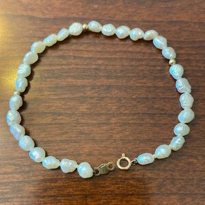 Freshwater Pearl Bracelet with 14K stamped Clasp.  Vintage